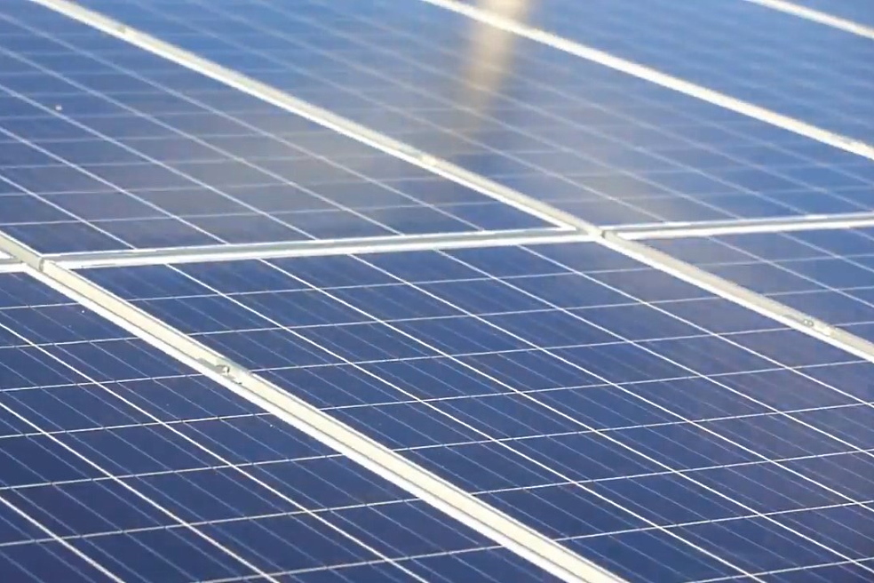 The annual global horizontal solar irradiation (IGH) in France averages 1274 kWh / m² The annual global horizontal solar irradiation (IGH) in France averages 1274 kWh / m²